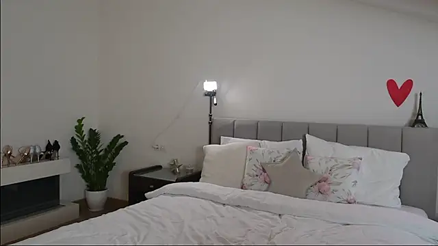 ella_twinkl webcam