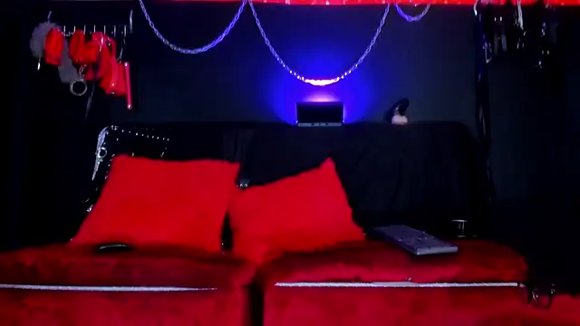 SamiraGlow webcam