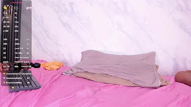 Monika-Ruiz webcam