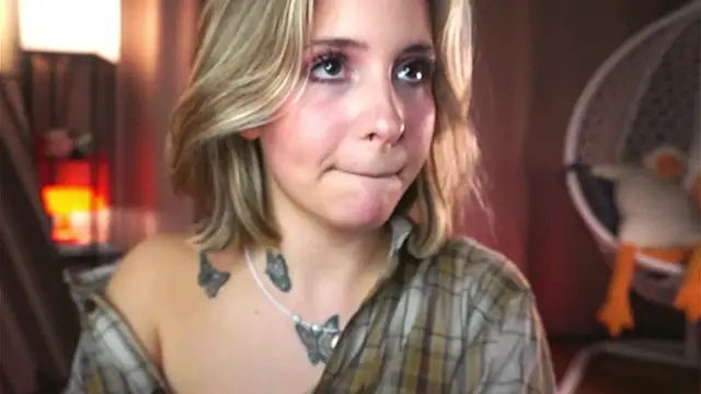 LoveSeekins webcam
