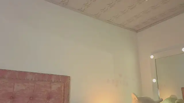 Jennifer_Lee_ webcam