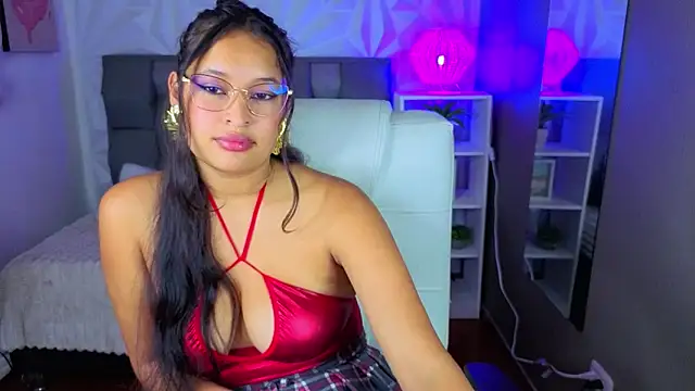 Milenka-5 live cam on StripChat
