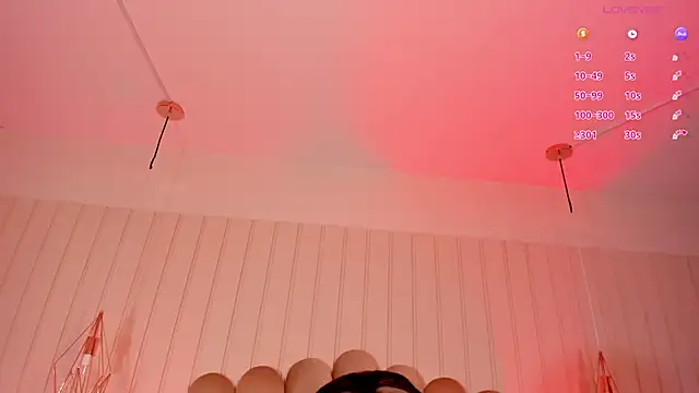 nicki-west webcam