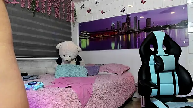 alma_blue webcam