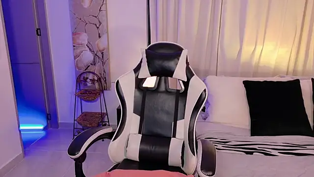 ChloeMoreti webcam