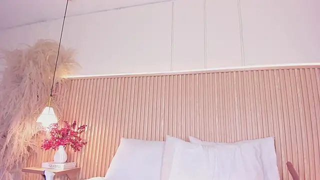 NahimiThompson webcam