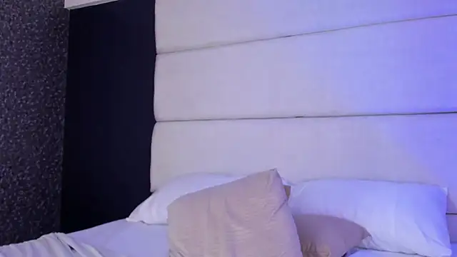 AmmyJones_ webcam