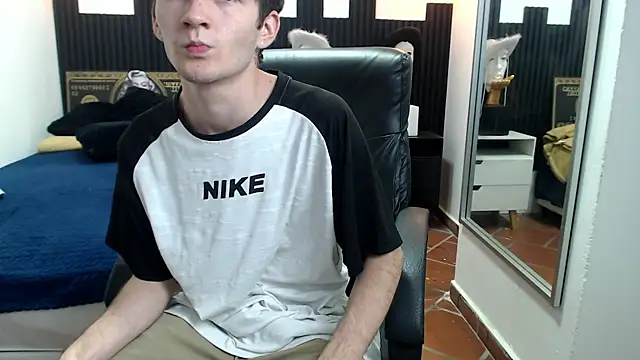 trevor_mob - Trevor_mob's free webcam - UK Sex Cams