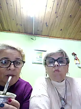 momismilf544 webcam