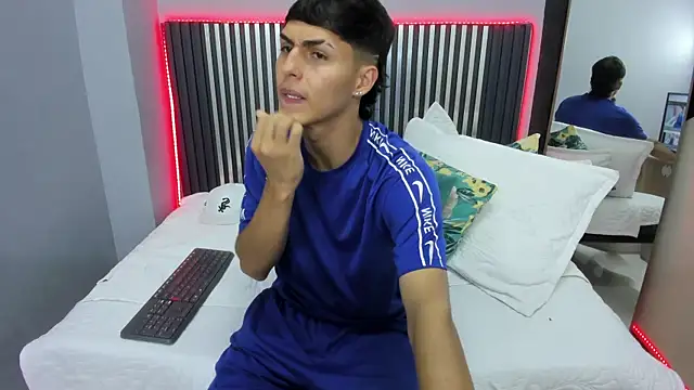 axel_mendozaa - Axel_Mendozaa's free webcam - UK Sex Cams