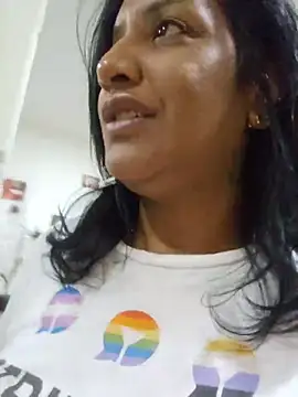 LadyNahir webcam