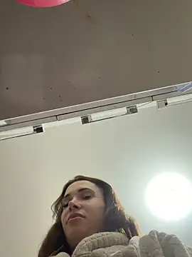 Irresistible24 webcam