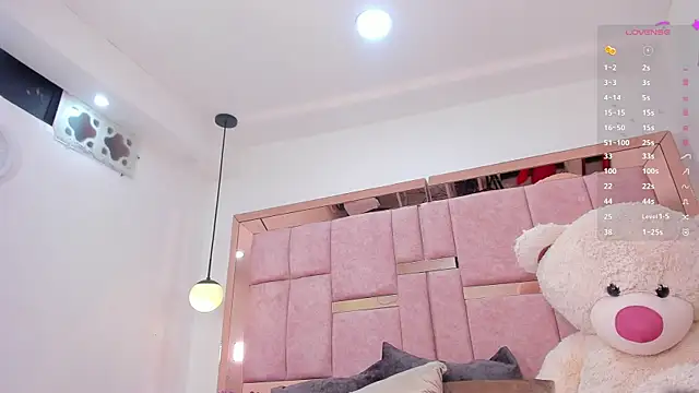 emily_daarell live cam on StripChat