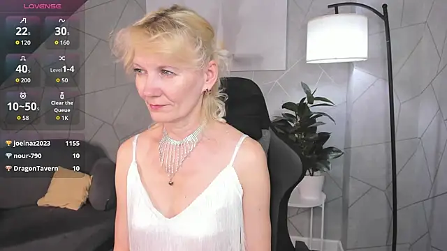 Julie_Lucas webcam