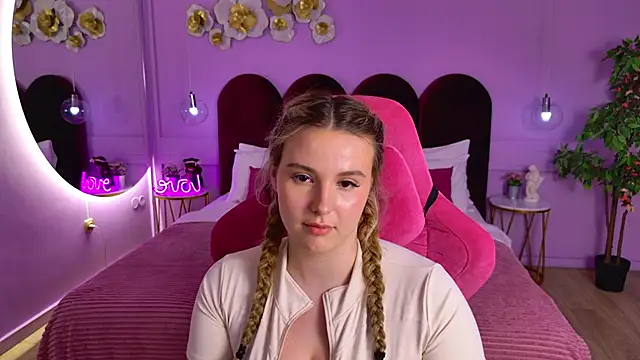 CharlotteAtwoood webcam