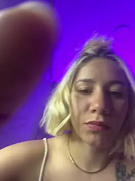 noah_ec live cam on StripChat