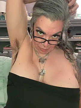 dieseldame1313 - Dieseldame1313's free webcam - UK Sex Cams