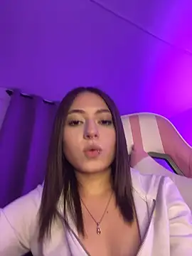 PrettyAmber webcam