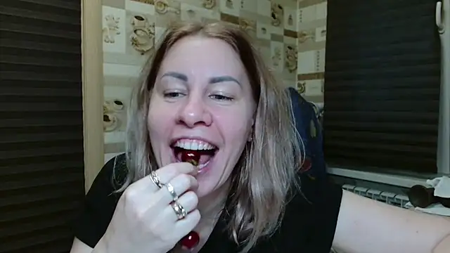 TherestlessKitty webcam