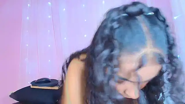 SunnyGilmoree webcam