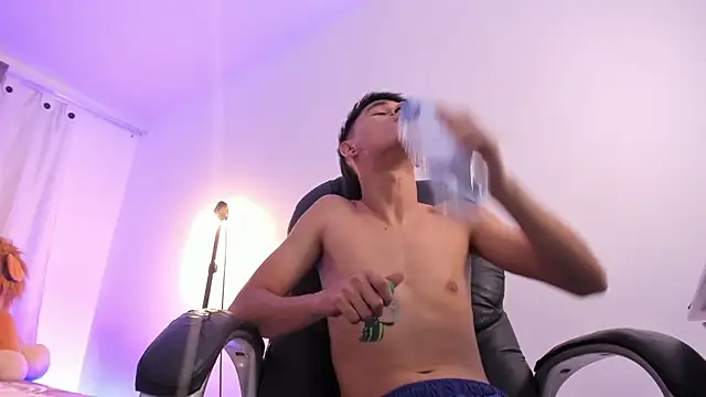 Aron_Boyy webcam