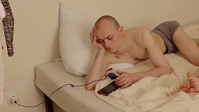 weksamur (Ask my age) - naked dancing