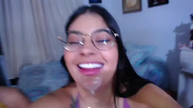 Sharlottee webcam