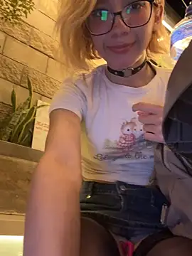 SweetBunnyGF webcam