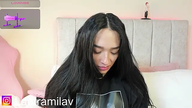 MilaVelour webcam