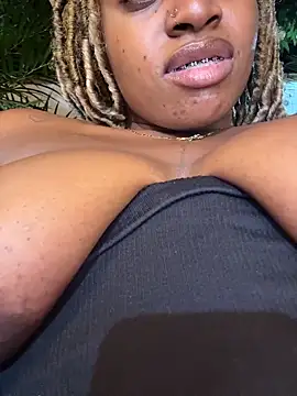 darle_volant Live Webcam on Stripchat