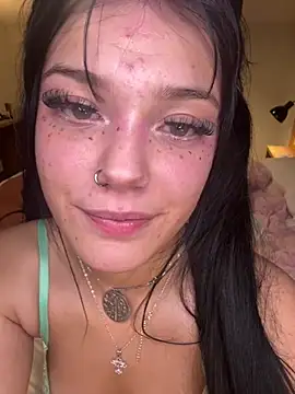 saphsins Live Webcam on Stripchat