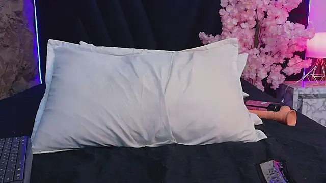 EbonyCoWorker webcam