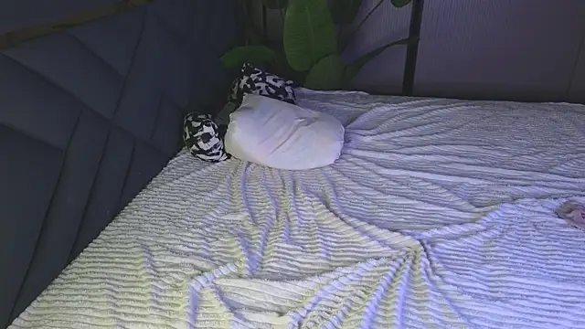 TrishaRey webcam