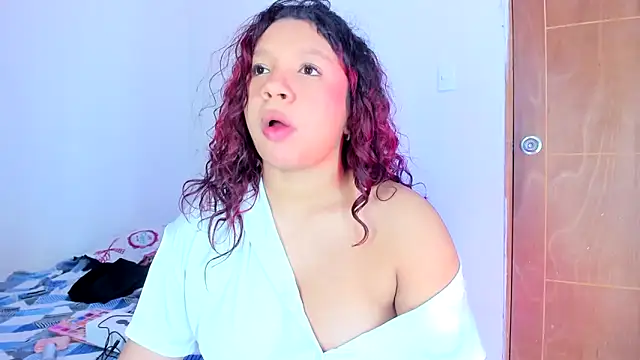 Emily_Coper18 live cam on StripChat