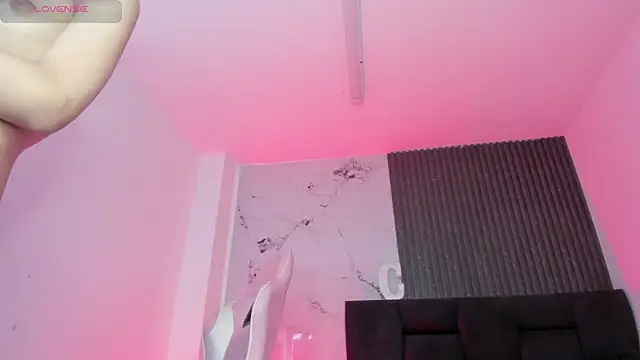 Chloemuaak live cam on StripChat