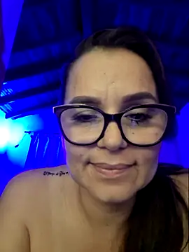 MariaPau_83 live cam on StripChat