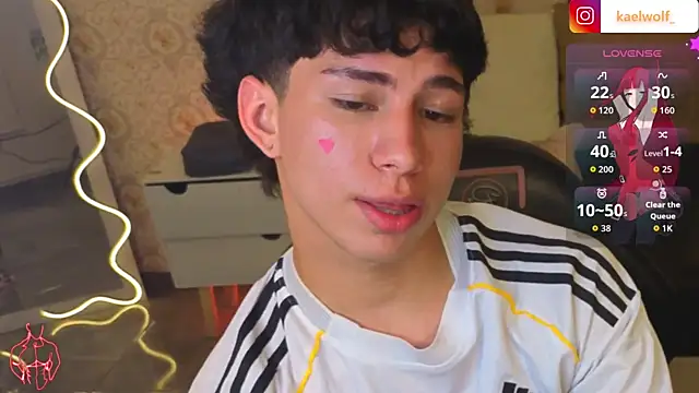 kaelwolf_tay live sex cam