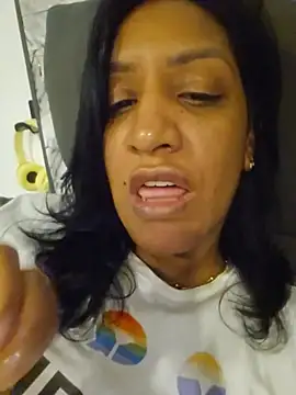 LadyNahir webcam