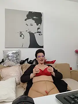RebeccaNoble live cam on StripChat