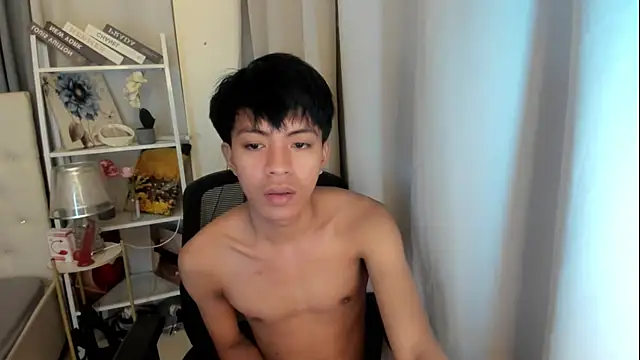 davincihugecock live cam on StripChat