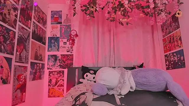 MissCurvyTop webcam