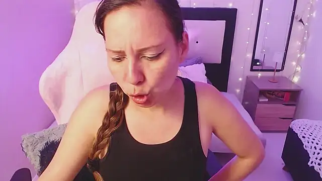 camila_delarosa - Camila_delarosa's free webcam - UK Sex Cams