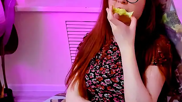 CarolGiggly live sex cam