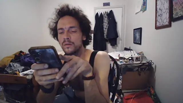 JohnnyMoves webcam
