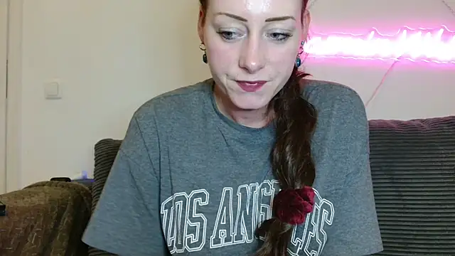 Jasmin-White webcam