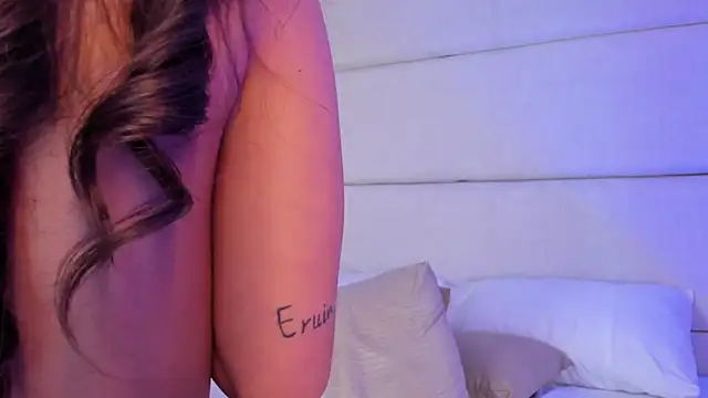 AmmyJones_ webcam