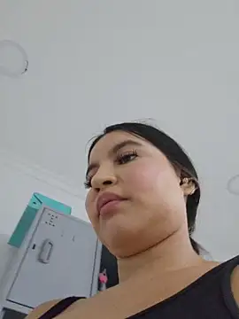 Pretty_Julieta webcam