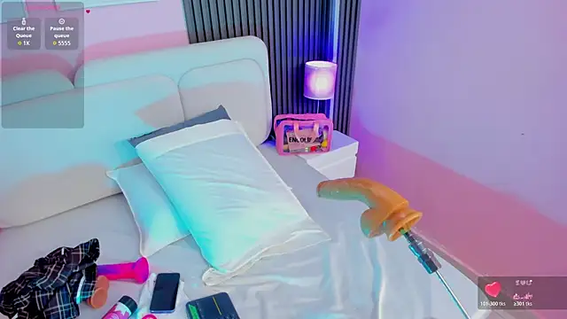 Clawdeen__wolf webcam