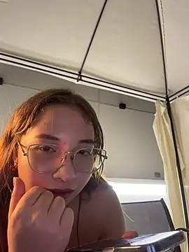 AliciaWhite_nt webcam