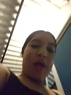 Pretty_Julieta webcam